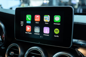 Apple a publicat o listă completă a mașinilor cu sistem CarPlay