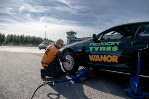 Cea mai rapidă mașină pe două roți din lume, echipată de Nokian Tyres și Vianor