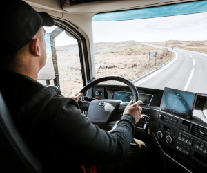 Incep vânzarile noilor camioane Volvo, care vin în sprijinul activității șoferilor