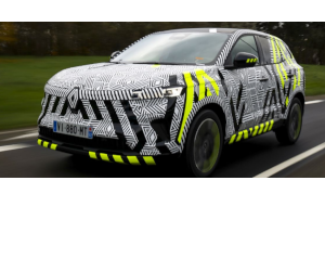 Aflat în faza de testare, noul SUV Renault Austral a fost camuflat și va rula pe drumurile europene. Scopul este de a asigura fiabilitatea modelului și a testa  noua sa gamă de motoare