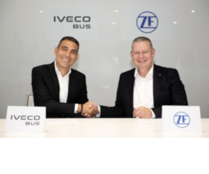 IVECO BUS și ZF colaborează pentru a accelera următoarea generație de soluții de mobilitate electrică