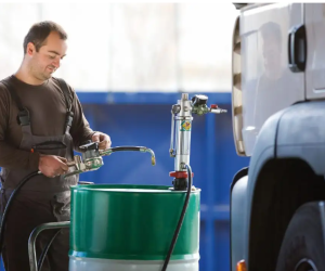 Castrol îmbunătățește procesul de instruire privind vehiculele comerciale pentru distribuitori și pentru service-uri