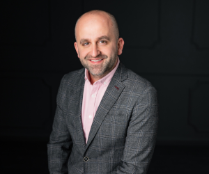 Șoferii, lucrătorii în depozit, casierii, mecanicii și personalul pentru curățenie sunt cei mai căutați candidați fără studii superioare ai momentului