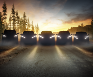 Ford trece la ofensivă în Europa: șapte modele noi și tehnologie inteligentă pentru a menține vehiculele comerciale în mișcare și afacerile profitabile