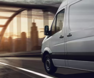 OSRAM POWERinvert PRO. O sursă fiabilă de alimentare cu energie electrică în timp ce lucrați la distanță sau campați