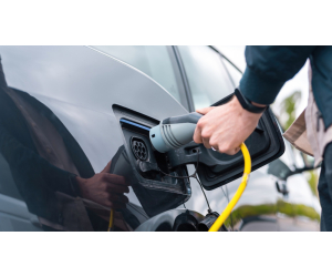 Stație de încărcare electrică acasă: ce verifici la instalația locuinței înainte de montaj